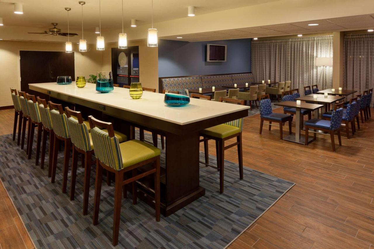 Hampton Inn New Bedford/Fairhaven Exterior photo